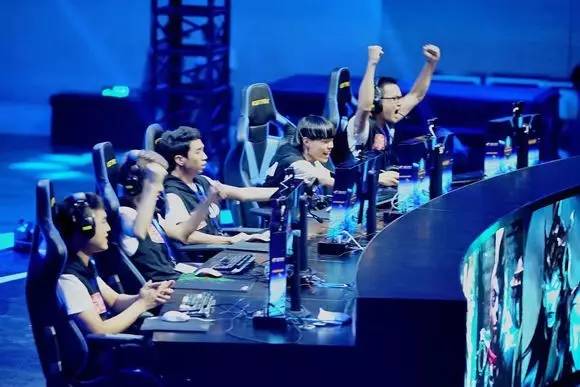 LOL官方透露下版本改动：暴击流AD加强；掠食者致命节奏移除